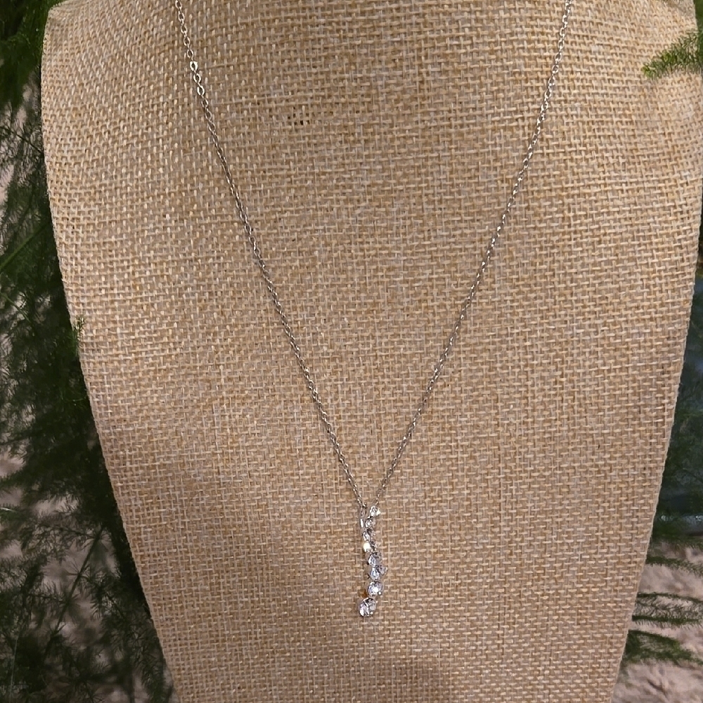 Dainty Silver Necklace with Sparkling Gemstone Pendant